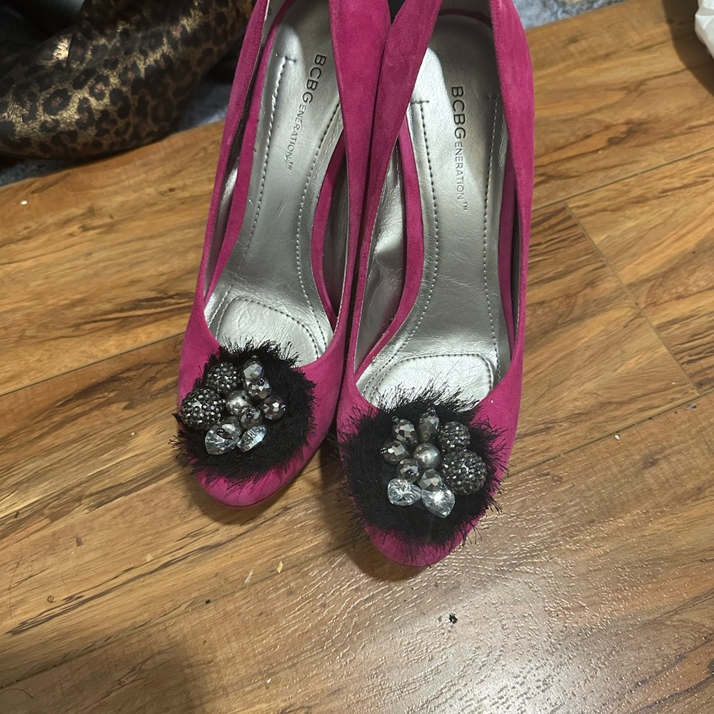 Pink pump heel, size 8
